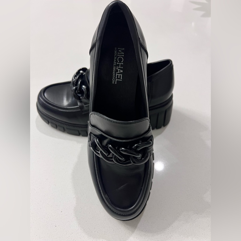 Michael Shannon Black Emilia Lofers Shoes Chunky Chain Women's Size 8M NWOT